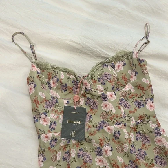 House of CB Charlotte dress used 1 time for a few hrs - Picture 4 of 9